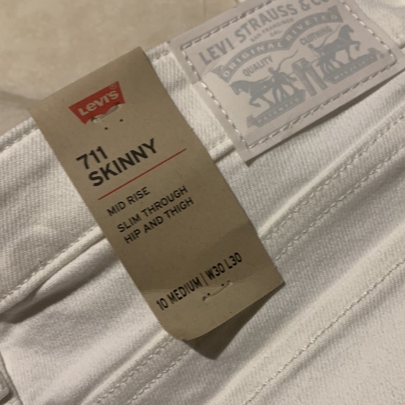 🔴Levi’s🔴 W30L30 711 Skinny mid rise slim through Hip and Thigh - Picture 10 of 17